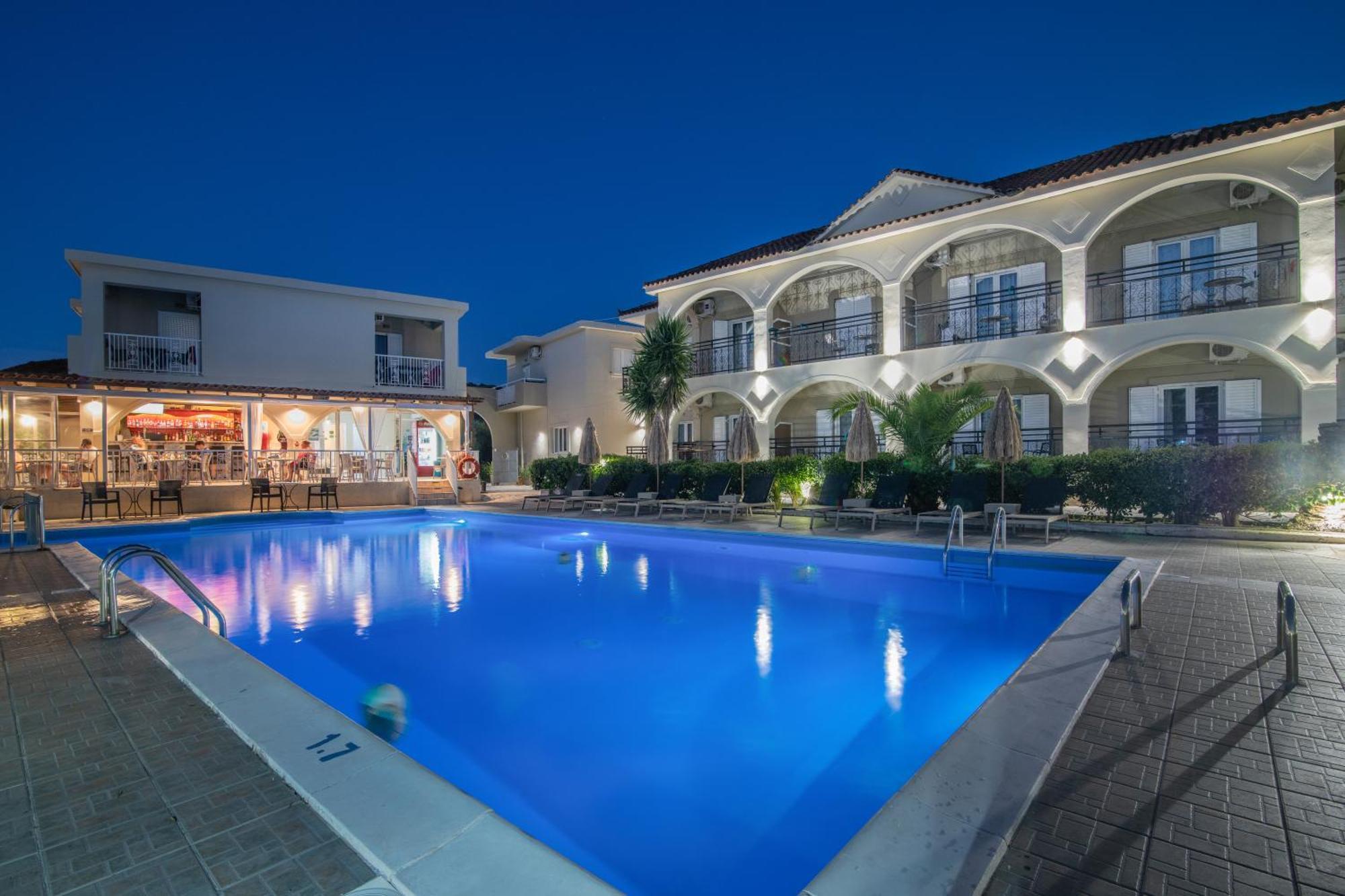 Aparthotel Grapevines 3*